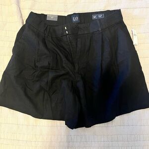 GAP Black High-Waist Pleated Linen Shorts